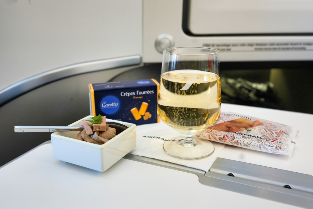 エールフランス航空ビジネスクラス搭乗記｜JALマイル特典発券で